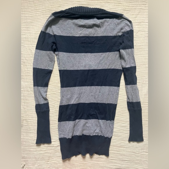 Women’s medium American Eagle gray and navy blue striped long sweater - Picture 2 of 4